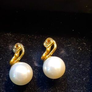 Beautiful faux Pearl Clip-on Earrings, Gold Clasp